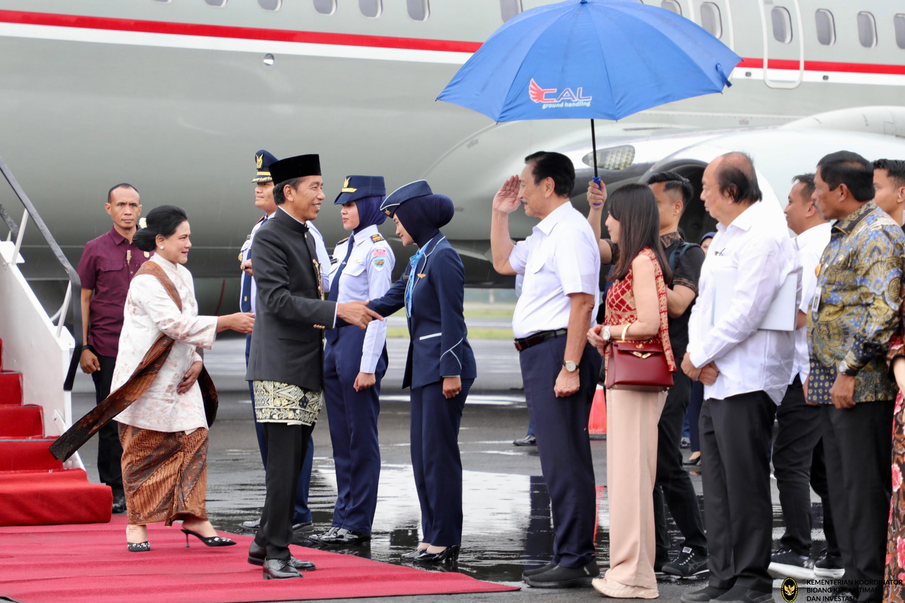 Luhut B. Pandjaitan mengantarkan kepulangan Presiden RI Joko Widodo ke Solo, Jawa Tengah