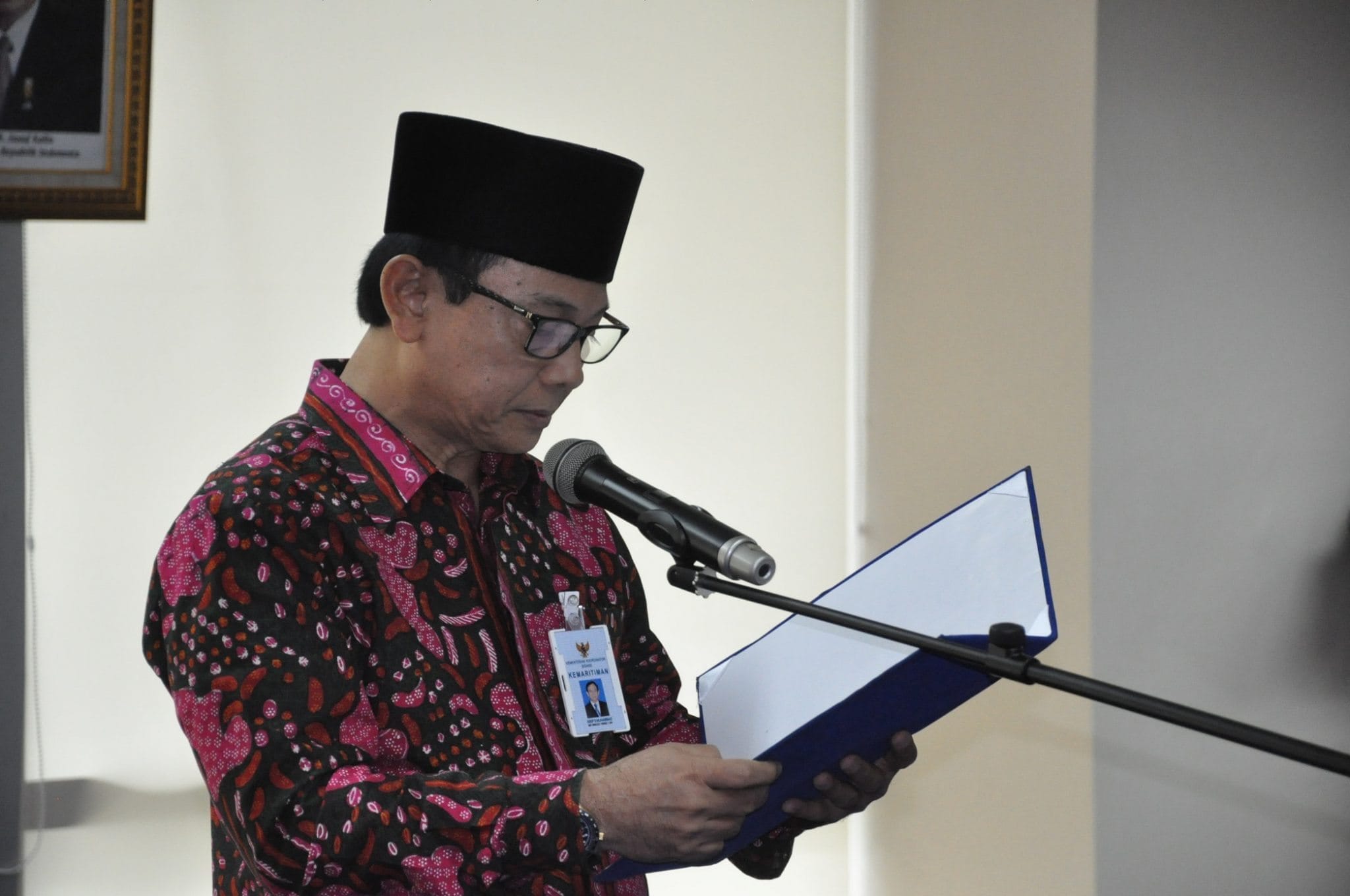 5.Sesmenko maritim dan sumber daya Asep D Muhammad melantik pejabat eselon III dan IV lingkup kantor menko maritim pada hari Senin 15-2-2016