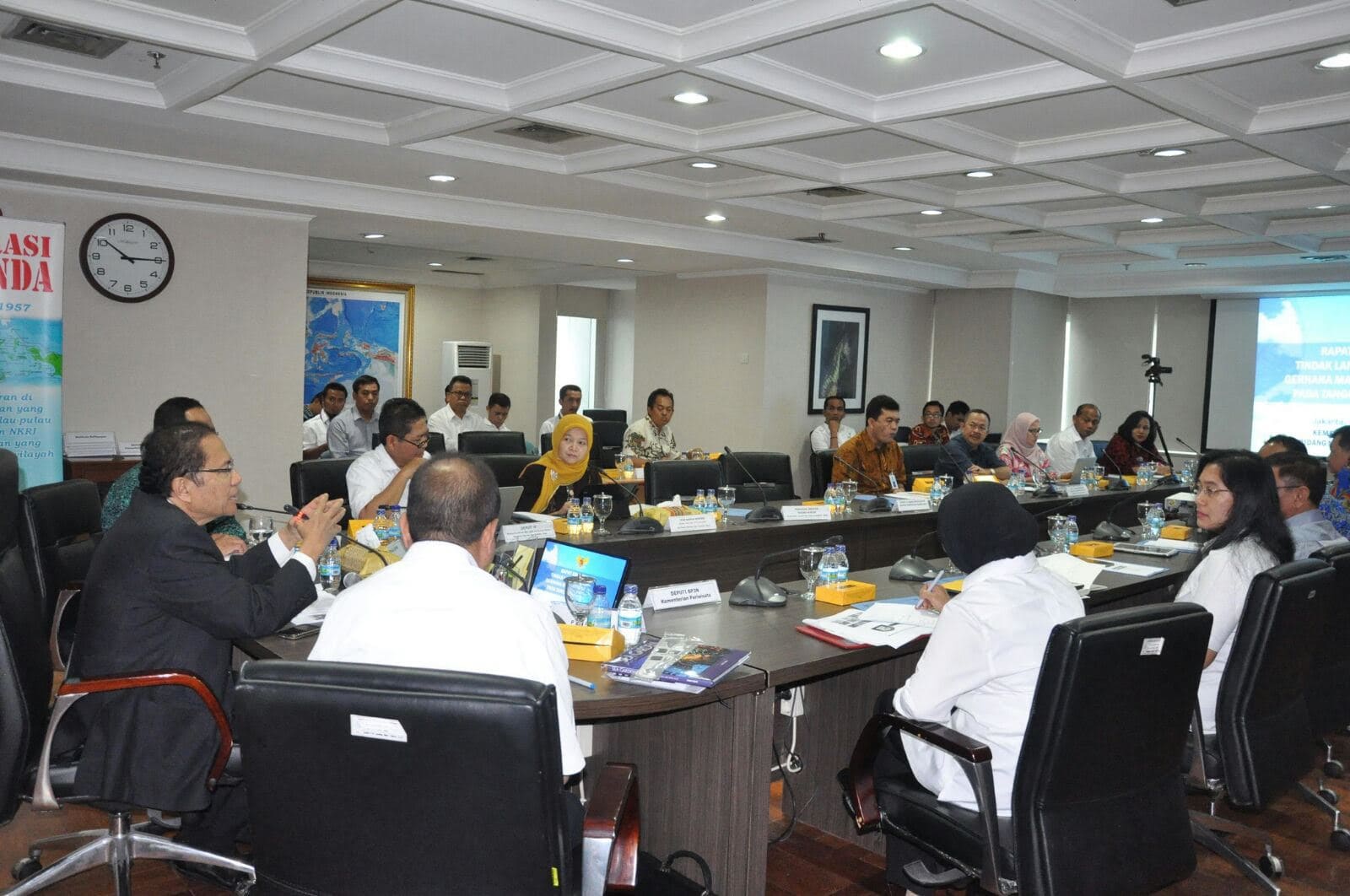 Menko Maritim Gelar Rapat Koordinasi Hadapi Gerhana Matahari Total 2016 Menko Maritim Gelar Rapat Koordinasi Hadapi Gerhana Matahari Total 2016