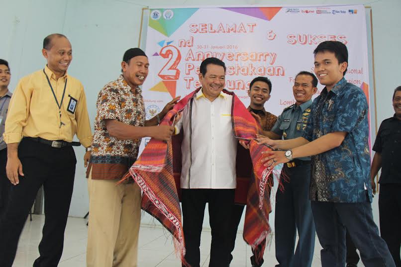 Otto Minta Orang Tua Beri Kesempatan Anak Sekolah Otto Minta Orang Tua Beri Kesempatan Anak Sekolah