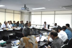 Rapat Koordinasi Tingkat Menteri Terkait Finalisasi Rancangan Peraturan Pemerintah Tentang Kebijakan Kelautan di Kantor Kemenko Maritim, Jakarta (15/8).