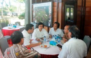 Menteri Koordinator Bidang Kemaritiman Luhut B Pandjaitan Pimpin Rapat Koordinasi  dengan Kementerian Lingkungan Hidup yg di hadiri langsung oleh Menteri LHK Siti Nurbaya, Tobasa 20 Agustus 2016