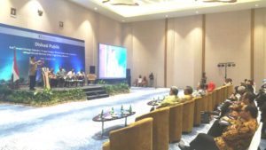 Menteri Koordinator Bidang Kemaritiman Luhut B. Pandjaitan memberikan keynote spech nya dalam rapat Koordinasi Pemerintah Pusat, Pemerintah Daerah dan Bank Indonesia dalam membangun infrastruktur maritim untuk mendukung pertumbuhan ekonomi yg berkelanjutan di Batam 12 Agustus 2016