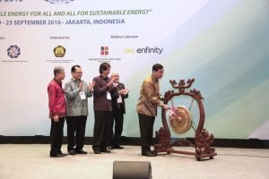 Menko Maritim Luhut B. Pandjaitan membuka acara 15th World Renewable Energy Congress (WREC) 2016 di JCC Senayan, Jakarta (20/9)