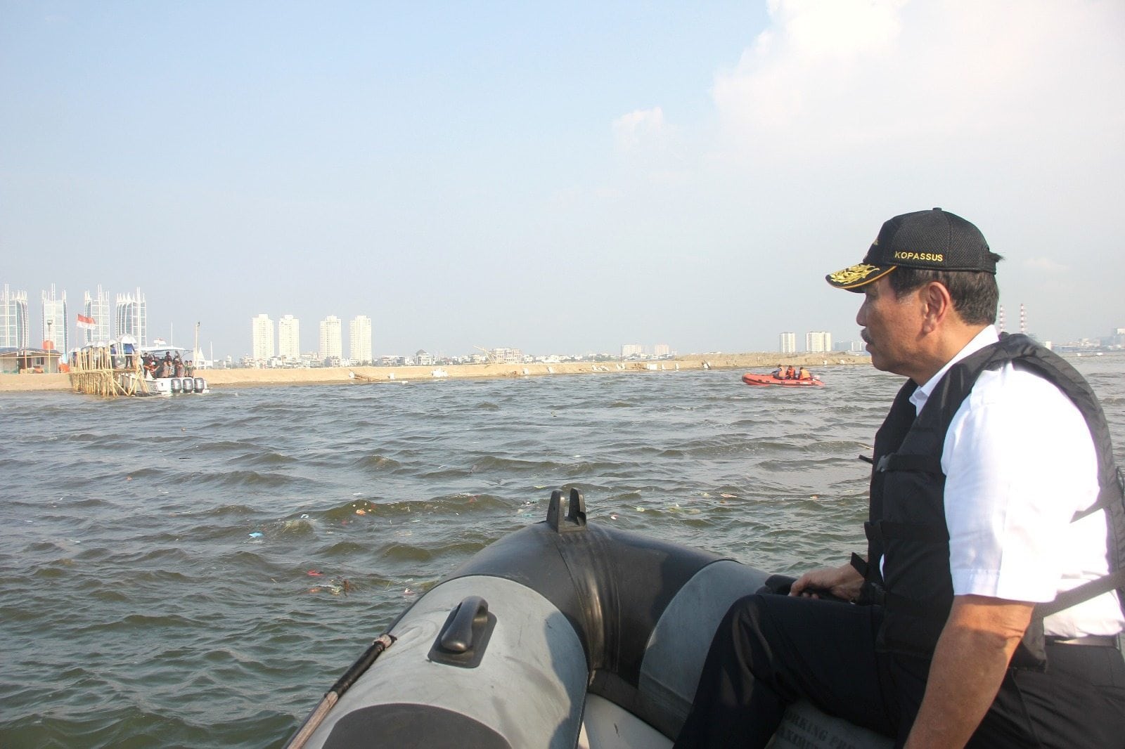 Peninjauan Menko Maritim Luhut B Pandjaitan ke Pulau G Peninjauan Menko Maritim Luhut B Pandjaitan ke Pulau G