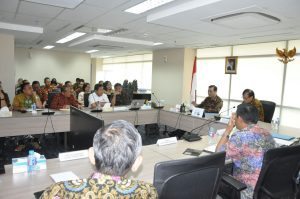 Menteri Koordinator Bidang Kemaritiman Maritim Luhut B Pandjaitan hari Jumat (9/9) berikan pengarahaan kepada pejabat eselon 1.2 dan 3 lingkup Kemenko Kemaritiman di kantor Menko, 9 September 2016