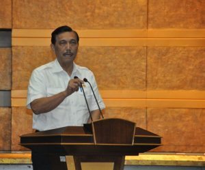 Menteri Koordinator Bidang Kemaritiman Luhut B. Pandjaitan memberikan keynote speech nya di acara pencanangan zona integritas di kantor menko Maritim Kamis, 15 September 2016