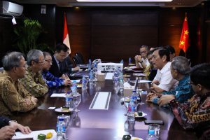 Menko Luhut B. Pandjaitan meeting bersama Delegasi CPIFA (Chinese People's Institute of Foreign Affairs) (Req.Bu Clara Juwono) di Kantor Maritim. CPIFA: Lembaga pengkajian politik luar negeri yg tertua di China didirikan oleh PM Zhou Enlai (24/11)