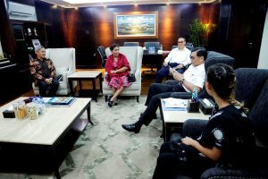 Menteri Koordinator Bidang Kemaritiman, Luhut B. Pandjaitan meeting dengan Menteri Kelautan dan Perikanan, Susi Pudjiastuti di Kantor Kemenko Maritim, Jakarta (29/11)