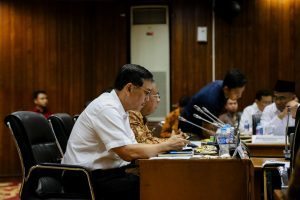 Menko Luhut dalam Rakor Pelaksanaan Strategis Nasional Keuangan Inklusif Pimp Menko Ekonomi ,bertempat di ruang rapat Graha Sawala, Gedung Ali Wardhana, Kementerian Koordinator Bidang Perekonomian, Jakarta (3/11)