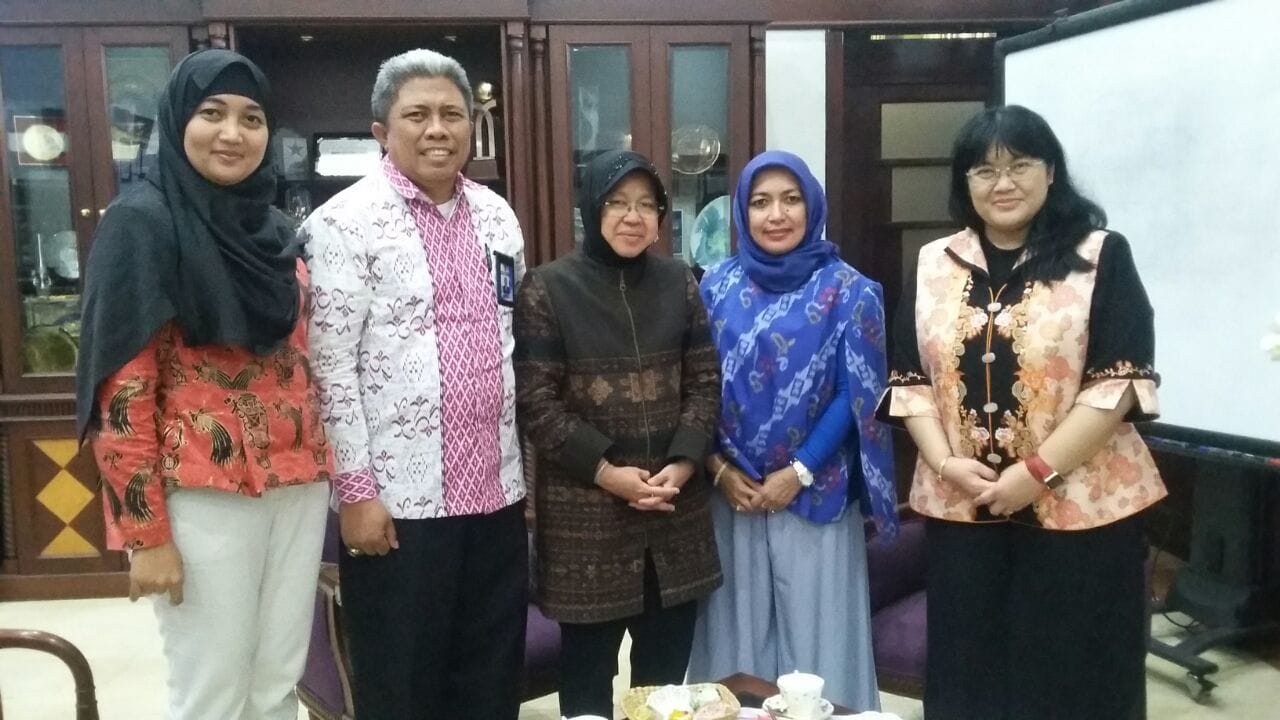 Kemenko Maritim Gandeng Walikota Surabaya Tularkan Strategi Penanganan Sampah Kemenko Maritim Gandeng Walikota Surabaya Tularkan Strategi Penanganan Sampah