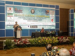 Menko Luhut B. Pandjaitan saat menjadi pembicara pada Seminar Nasional dengan tema "Akselerasi Pembangunan Ekonomi Maritim untuk Kesejahteraan Rakyat" (dari DPP IKAUNDIP/Ikatan Alumni Universitas Diponegoro) di Hotel Mulia Senayan, Jakarta (1/12).