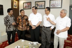 Dialog dan Silaturahmi Menko Maritim, Luhut B. Pandjaitan bersama Forum Bupati APKASI Ministrial Forum di Ballroom Sekretariat Apkasi, Gd. Sahid Sudirman Center, Jakarta (14/12)