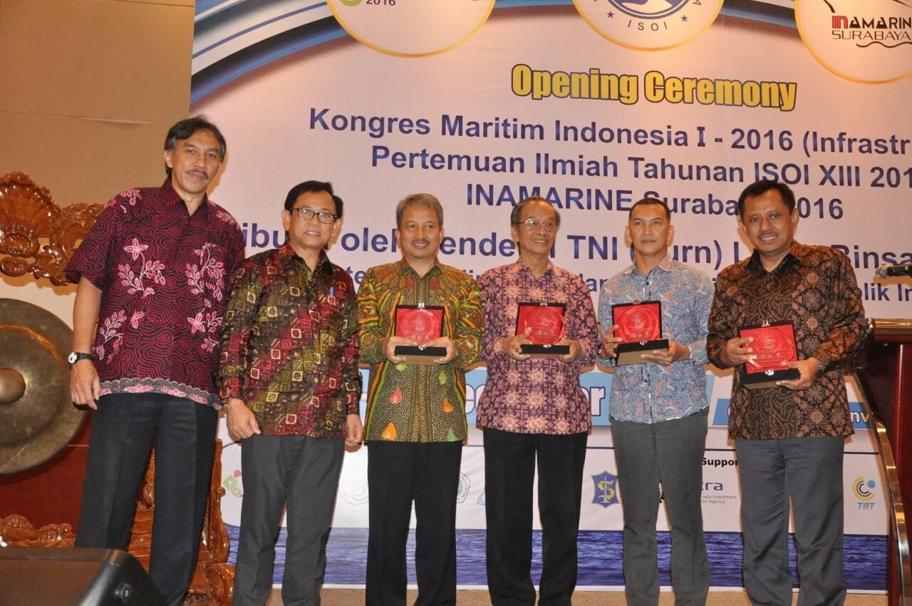 Wujudkan Indonesia menjadi Poros Maritim Dunia Melalui Kongres Maritim 2016 Wujudkan Indonesia menjadi Poros Maritim Dunia Melalui Kongres Maritim 2016