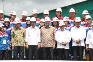 Menko Luhut mendampingi Presiden RI Joko Widodo pada saat peresmian PLTP ( Pembangkit Listrik Tenaga Panas Bumi ) Lahendong unit 5 & 6, serta PLTP Ulubelu unit 3 Lampung di Minahasa, Sulawesi Utara (27/12)