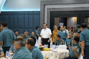 Menko Luhut Silaturahmi dengan perwira dan purnawirawan TNI AL di Wisma Elang Menteng, Jakarta Pusat (9/12)