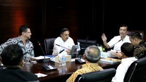 Menko Luhut B Pandjaitan meeting w/ tim world bank dan rektor udayana di Kantor Kemenko Bidang Kemaritiman. (11/1)