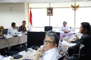 Menteri Koordinator Bidang Kemaritiman Luhut B Pandjaitan pimpin rapat koordinasi  dengan Dirut Pelindo I, II, III dan IV dengan para Gubernur di Jakarta (30/1)