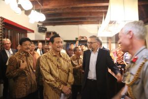 Menko Luhut saat menghadiri pembukaan Pameran Eksebisi Budaya Maritim Indonesia - Inggris di Museun Kebaharian, Jakarta (27/02)