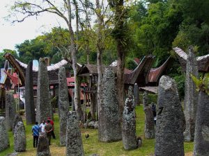                         Tim khusus Kemenko Maritim menindaklanjuti arahan Wakil Presiden Republik Indonesia menjadikan Toraja sebagai destinasi kawasan strategis pariwisata nasional ke-11, Objek Wisata Bori' Kalimbuang, Situs Megalitik Toraja (07/02)