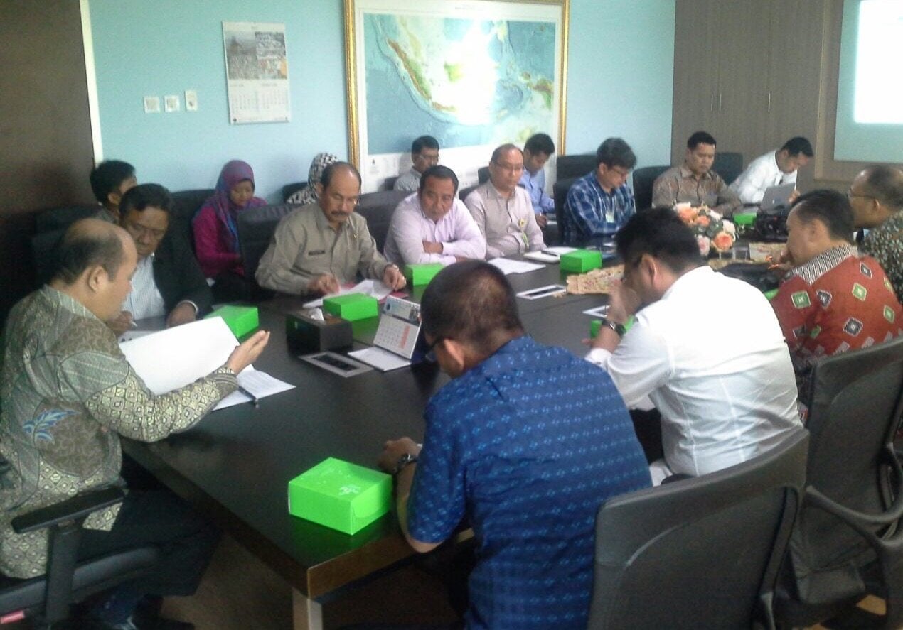 Pemerintah Bentuk Tim Hingga Kerja Sama Dengan Investor Untuk Atasi Minimnya Listrik di Tulang Bawang Pemerintah Bentuk Tim Hingga Kerja Sama Dengan Investor Untuk Atasi Minimnya Listrik di Tulang Bawang