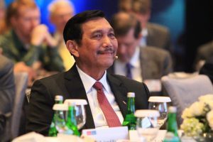 Menteri Koordinator Bidang kemaritiman Luhut B Pandjaitan di dampingi Deputi Bidang Kedaulatan maritim Arif Havas Oegroseno menghadiri sekaligus menjadi pembicara di World Ocean Summit di Bali, (23/2)