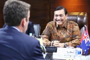 Menteri Koordinator Bidang Kemaritiman Luhut B Pandjaitan pada saat meeting dengan Mr. Dan Thehan (Minister Assisting The Prime Minister fo Cyber Security of Australia) di Kantor Kemenko Maritim (1/2)