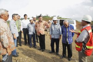 Menteri Koordinator Bidang Kemaritiman Luhut B Pandjaitan meninjau PT.IMIP (9/2)