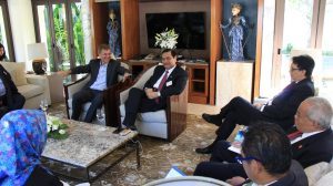 Menteri Koordinator Bidang Kemaritiman Luhut B Pandjaitan Hadiri Season General Meeting 6 dengan Executive Director UNEP, Erik Solheim dalam agenda World Ocean Summit di Presidential Sofitel Hotel Bali (23/2)