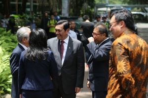 Menko Luhut sebagai pembicara Acara Talkshow dalam rangka Kegiatan Tahunan UPH College dengen tema "Inspirasi Negeri:Kisah Hidupku" di UPH College Bulding-UPH Campus di depan 2500 peserta pada Rabu, 22 Februari 2017.