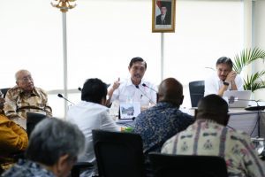 Menko Luhut bersilaturahmi bersama tokoh masyarakat Papua di Kantor Maritim, Jakarta (28/17)