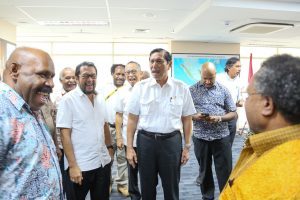 Menko Luhut bersilaturahmi bersama tokoh masyarakat Papua di Kantor Maritim, Jakarta (28/17)