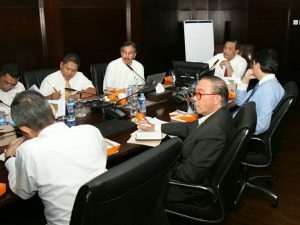 Menko Luhut B. Pandjaitan pimpin Rapat Internal Staf di Kantor Kemenko Maritim, Jakarta (13/3).