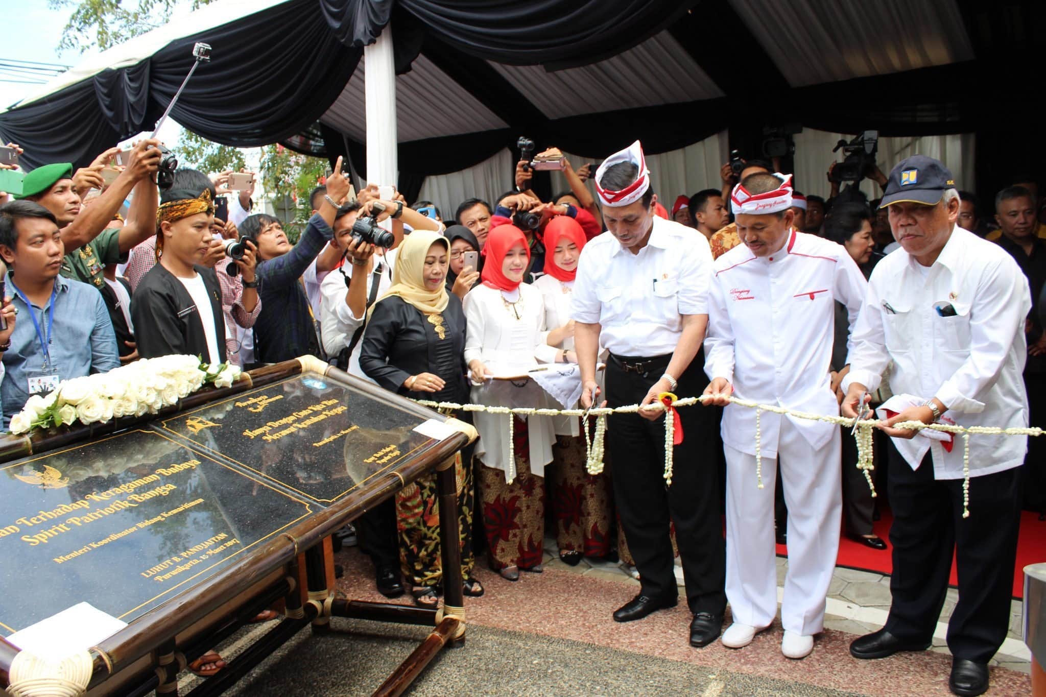 Menko Maritim Meresmikan Museum Digital Bale Panyawangan Menko Maritim Meresmikan Museum Digital Bale Panyawangan