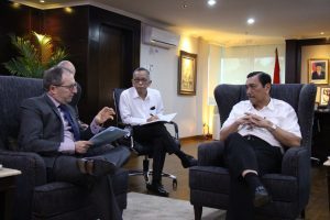 Menko Luhut meeting bersama Mr.Jean Charles Berthonnet, Dubes Perancis di Kantor Maritim, Jakarta (27/02) 