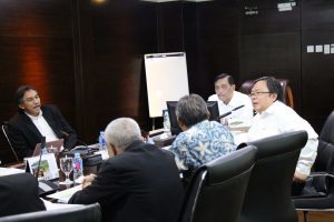 Menko Luhut Meeting bersama Bapak Bambang Brodjonegoro (Kepala Bapenas) di Kantor Maritim. (08/03)