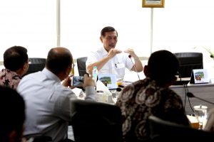 Menteri Koordinator Bidang Kemaritiman Luhut B Pandjaitan Pimpin Rapat Koordinasi Laporan Langkah dan Kebijakan Indonesia dalam Kerjasama CTI-CFF di Kantor Maritim (9/3)