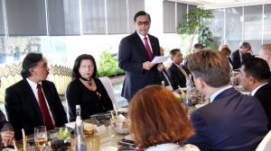 Menteri Koordinator Bidang Kemaritiman Luhut B Pandjaitan di dampingi para deputi 1,2,3 dan 4 Lunch Meeting dengan Para Duta Besar Uni Eropa di Keraton The Plaza, Jakarta (13/3)