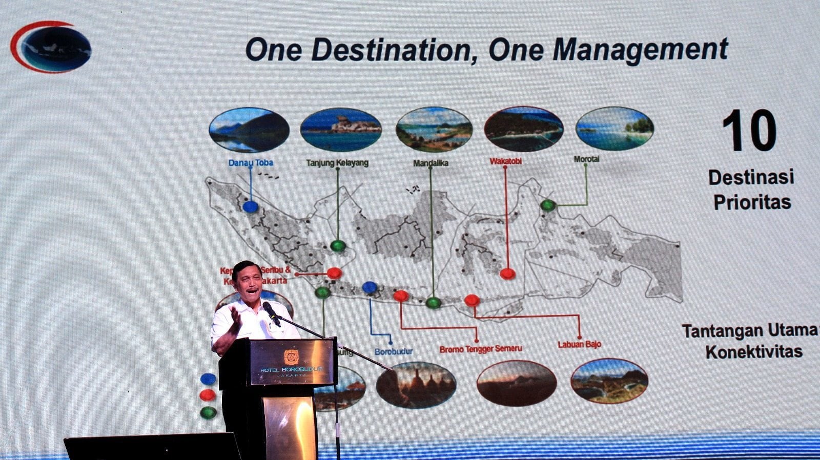 Menko Luhut memberikan keynote speechnya di Rakornas Kepariwisataan 1 Tahun 2017 Menko Luhut memberikan keynote speechnya di Rakornas Kepariwisataan 1 Tahun 2017