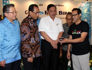 Menteri Koordinator Bidang Kemaritiman Luhut B Pandjaitan di dampingi Menhub Budi Karya menghaadiri sekaligus memberikan sambutan dan menyaksikan peluncuran kolaborasi Blue Bird dan Gojek di Borobudur Hotel (30/3)