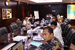 Menko Luhut Rapat dengan Walikota Tegal tentang Pembangunan Pelabuhan Tegal, di Kantor Maritim, Jakarta (5/4).