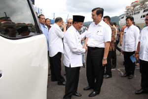 Menko Luhut B.Pandjaitan saat memberikan Pengarahan kepada peserta Musyawarah Perencanaan dan Pengembangan (Musrenbang) RKPD 2018 Provinsi Maluku tahun 2017, di KM Dorolonda, Bitung(7/4)