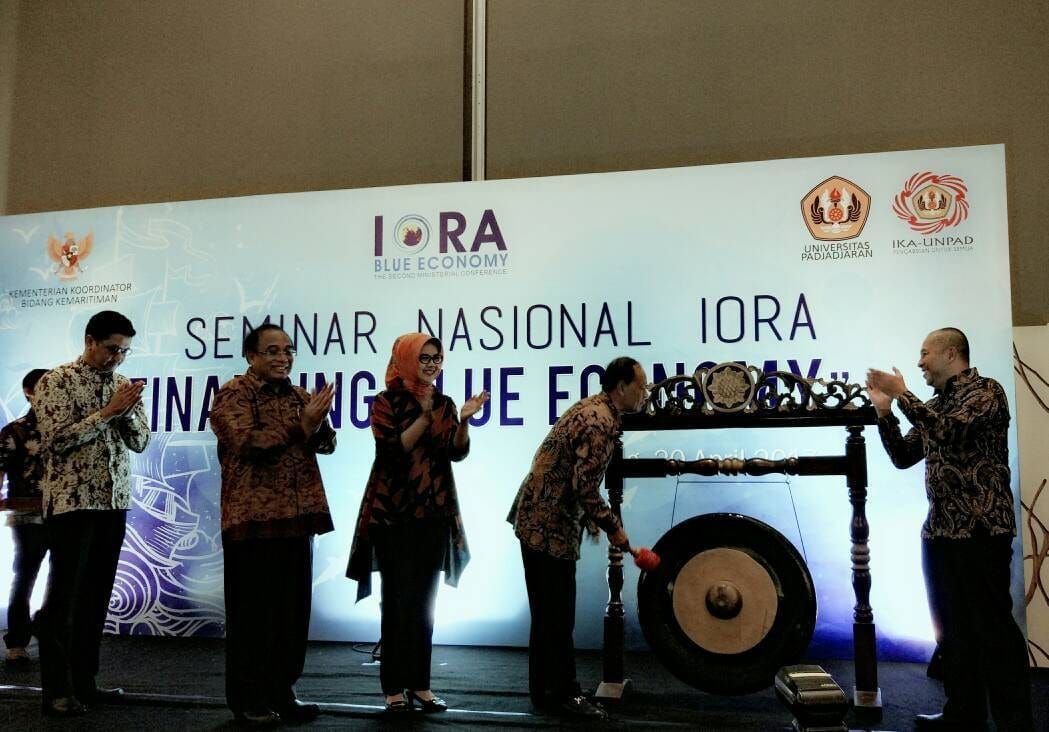 Peluang Pengembangan Ekonomi Biru untuk Kemajuan Indonesia Peluang Pengembangan Ekonomi Biru untuk Kemajuan Indonesia