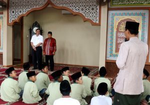 Menteri Koordinator Bidang Kemaritiman Luhut B Pandjaitan Temuai Para Santriwan/i di Pondok Pesantren As Tsaqafah Jakarta (6/4)