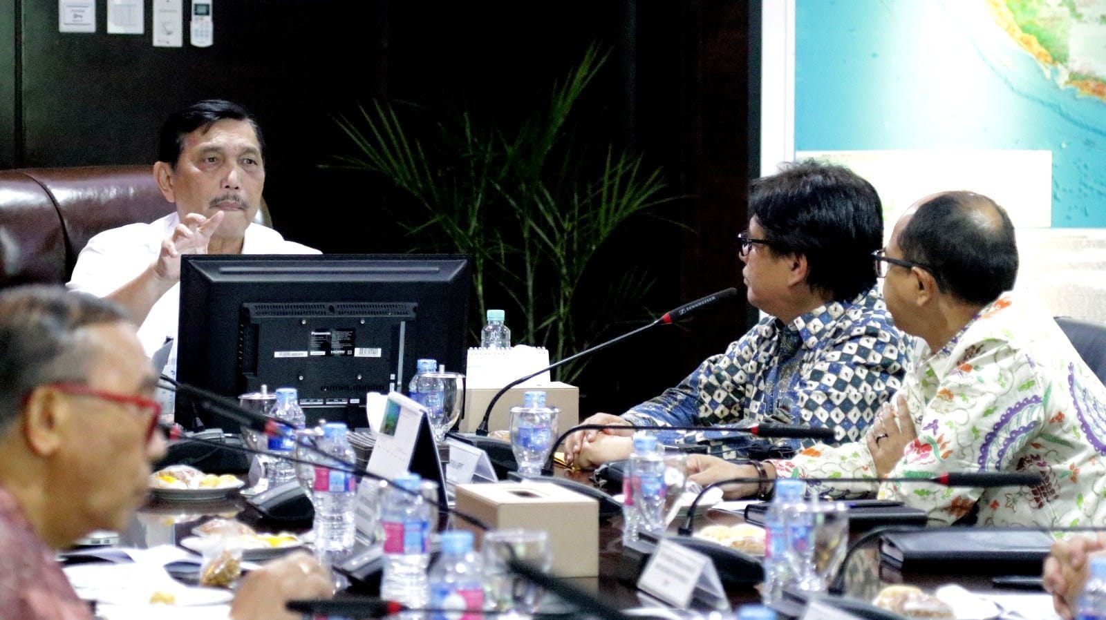 Menko Luhut Menerima Paparan Usulan Program BPPT Tahun 2018 Menko Luhut Menerima Paparan Usulan Program BPPT Tahun 2018
