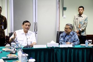 Menko Luhut saat kunjungan kerja ke Kantor BMKG Pusat sekaligus launching aplikasi BMKG-OFS (Ocean Forecast System), Jakarta (31/3).