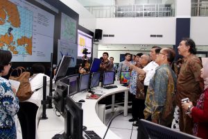 Menko Luhut saat kunjungan kerja ke Kantor BMKG Pusat sekaligus launching aplikasi BMKG-OFS (Ocean Forecast System), Jakarta (31/3).