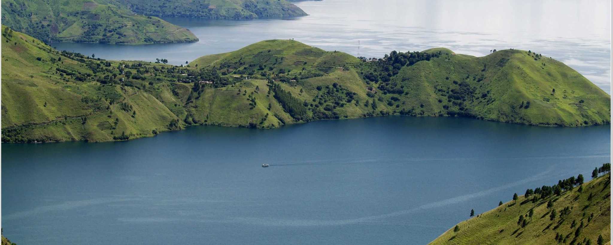 cropped-lake-toba6