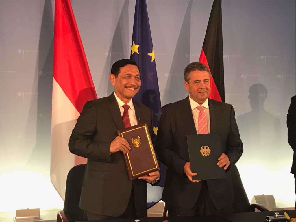 Menko Luhut Teken MoU Kerjasama Bilateral Maritim Dengan Jerman