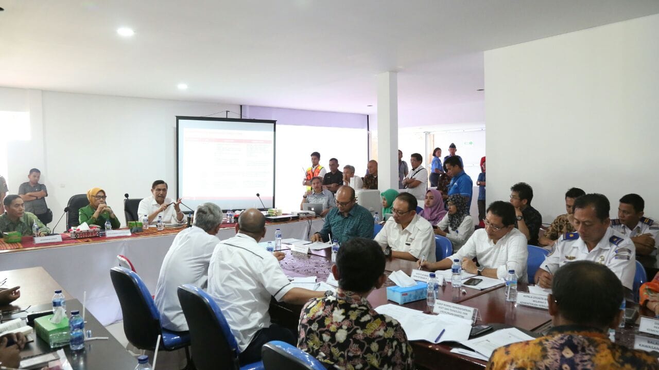 Menko Luhut Targetkan Bandara Silangit Rampung September 2017